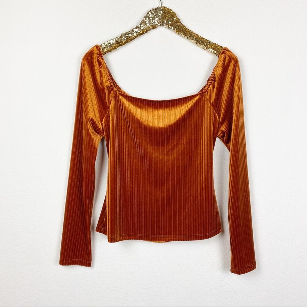All In Favor • Long Sleeve Cutout Ribbed Top - Picture 3 of 12